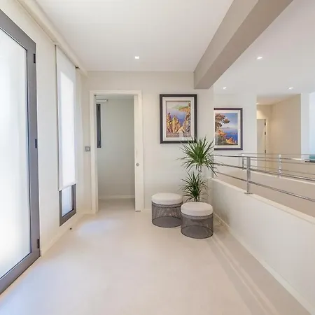 Bianca 350m2, 5 Suites, Sea View Pool Villa *