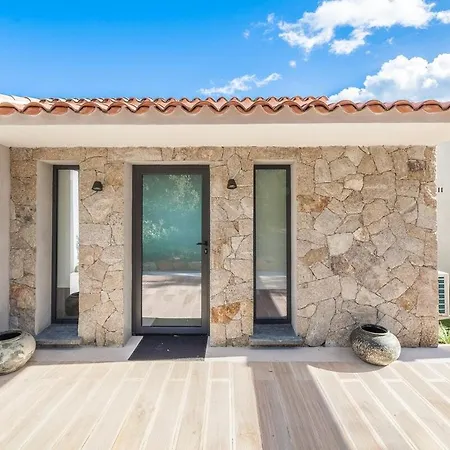 Bianca 350m2, 5 Suites, Sea View Pool Villa