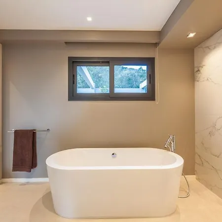 Villa Bianca 350m2, 5 Suites, Sea View Pool Porto-Vecchio (Corsica)