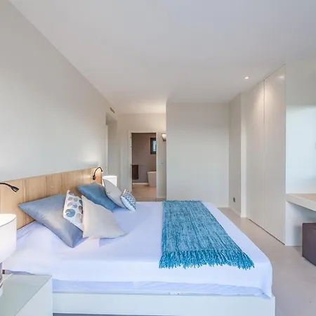 Villa Bianca 350m2, 5 Suites, Sea View Pool