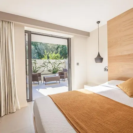 Villa Bianca 350m2, 5 Suites, Sea View Pool